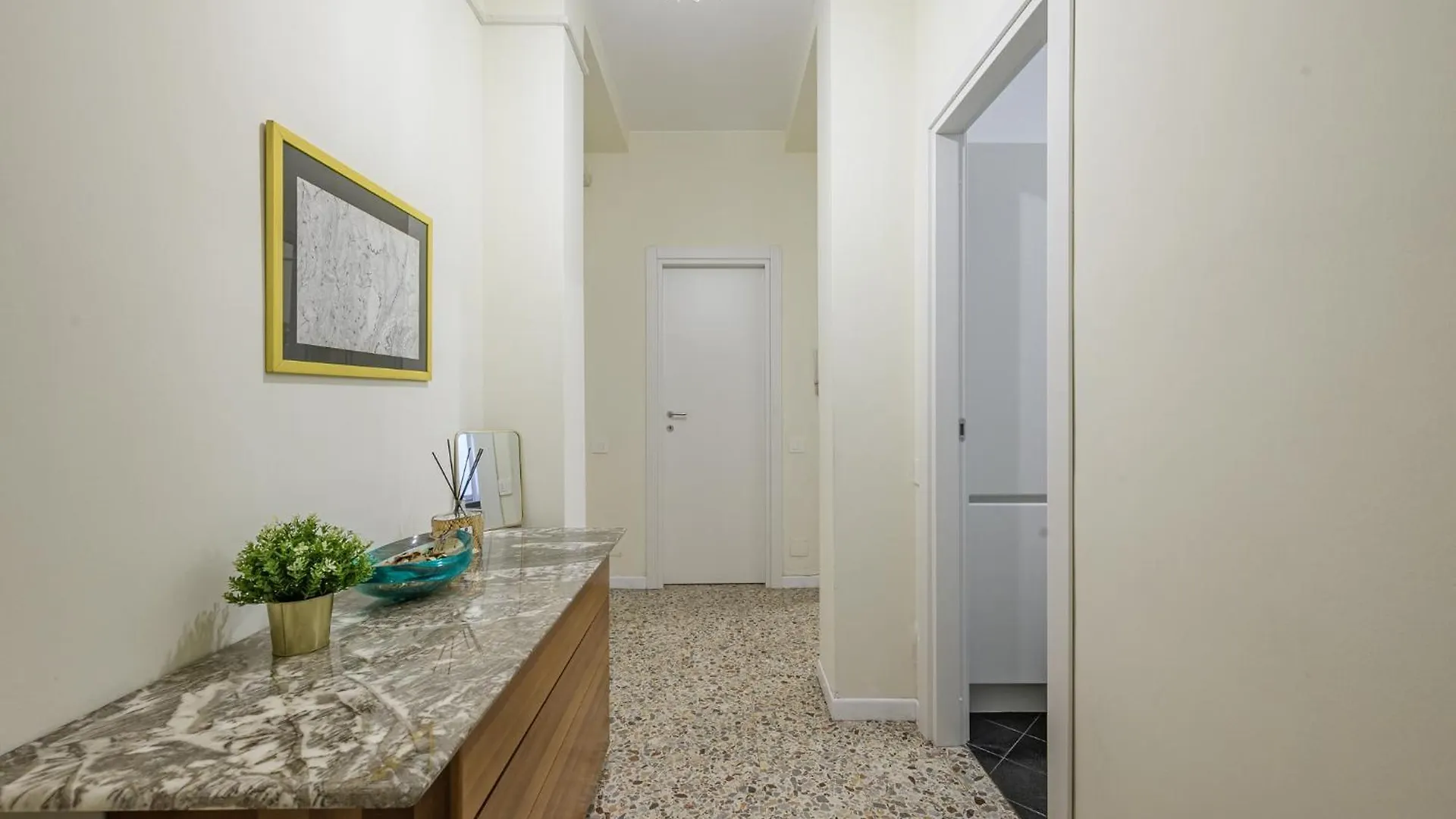 The Bridge Apartment Milan 0*,  Italy